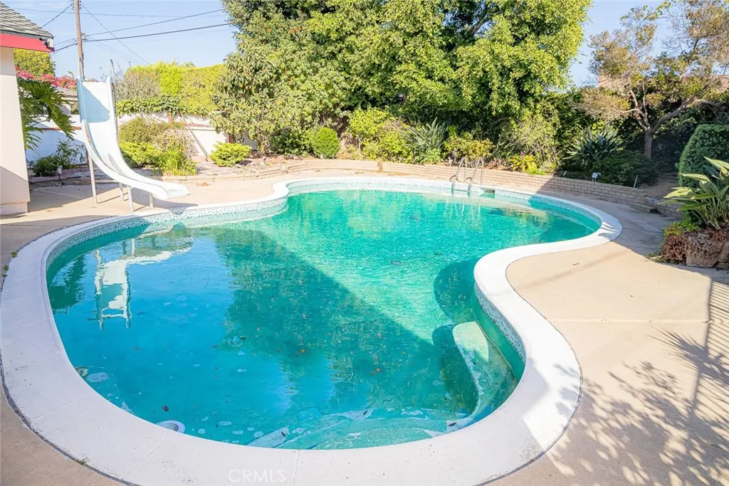 6210 S Corning, Ladera Heights, California 90056 home-pic-65