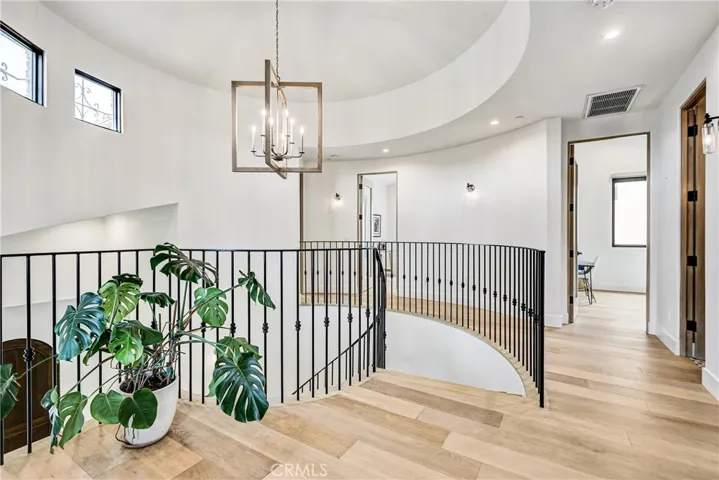 118 Via Buena Ventura, Redondo Beach, California 90277