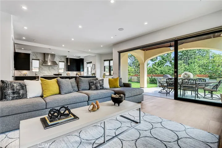 118 Via Buena Ventura, Redondo Beach, California 90277