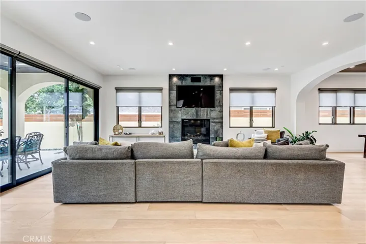 118 Via Buena Ventura, Redondo Beach, California 90277