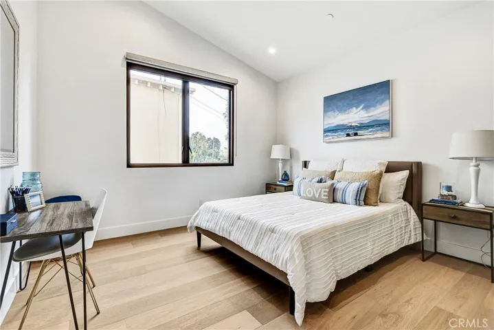 118 Via Buena Ventura, Redondo Beach, California 90277