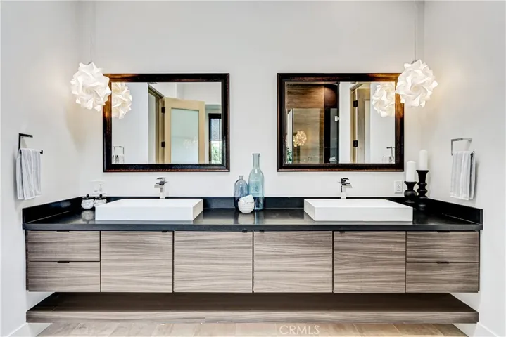 118 Via Buena Ventura, Redondo Beach, California 90277