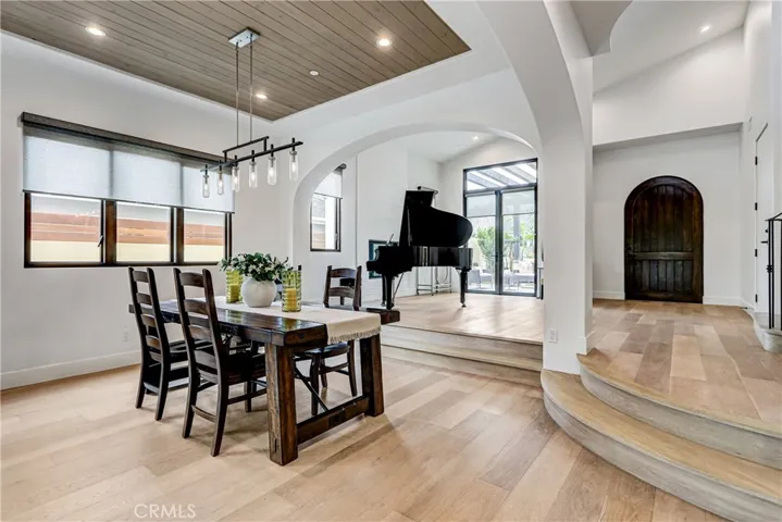 118 Via Buena Ventura, Redondo Beach, California 90277
