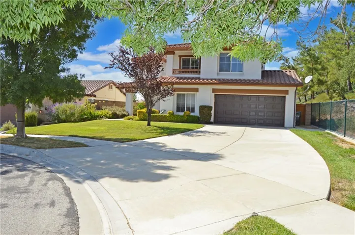 Long Driveway to 2-Car Garage