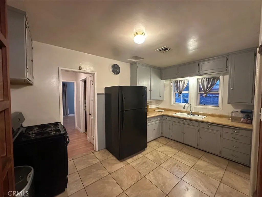 3648 Sepulveda Avenue, San Bernardino, California 92404 home-pic-9