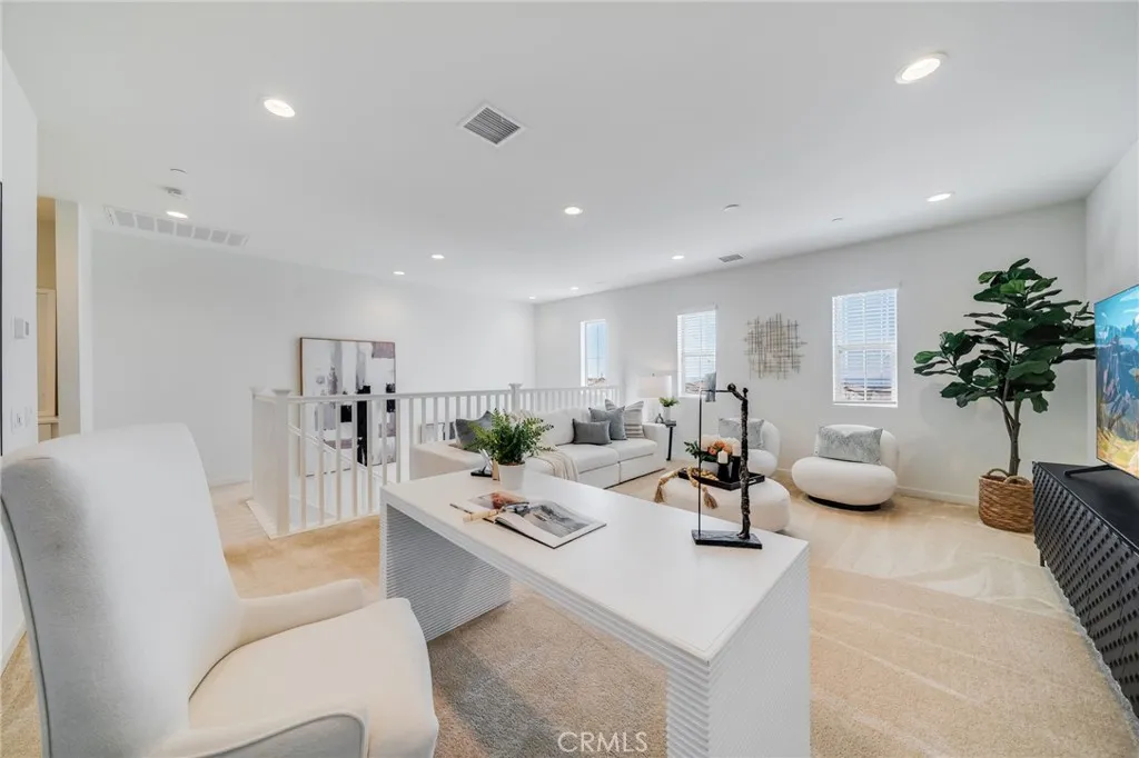 105 High Meadow, Lake Forest, California 92610 home-pic-36
