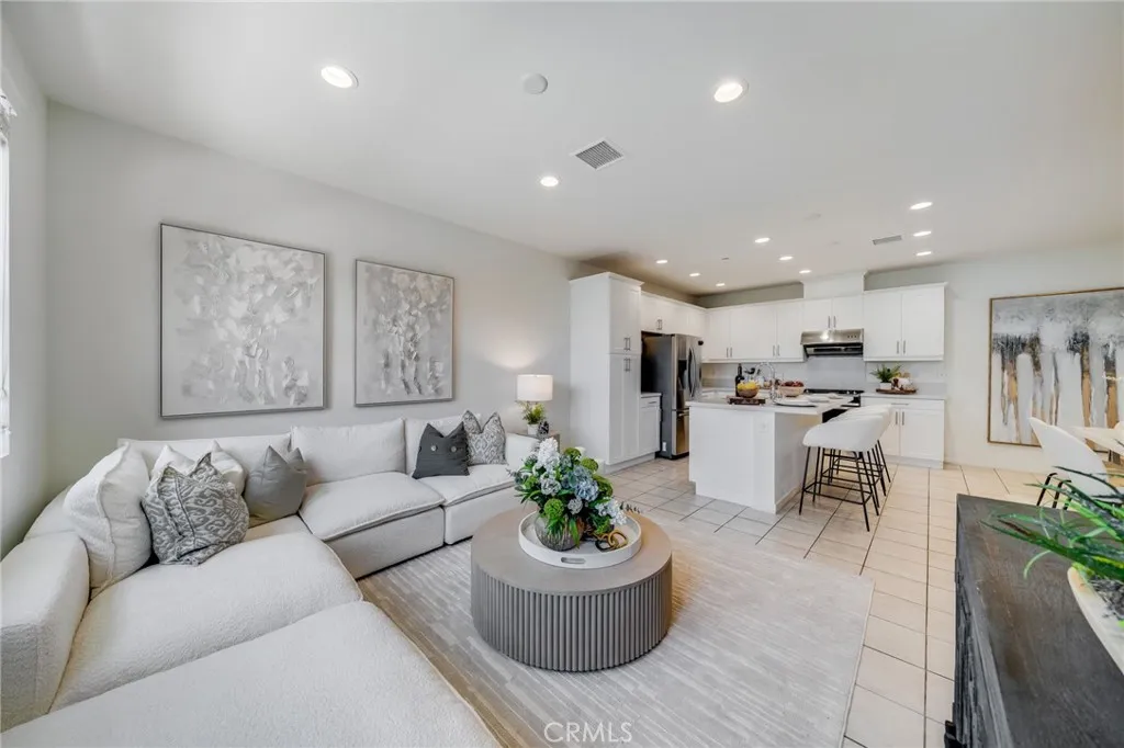 105 High Meadow, Lake Forest, California 92610 home-pic-1