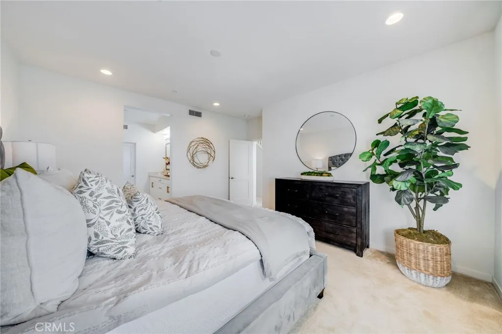 105 High Meadow, Lake Forest, California 92610 home-pic-22