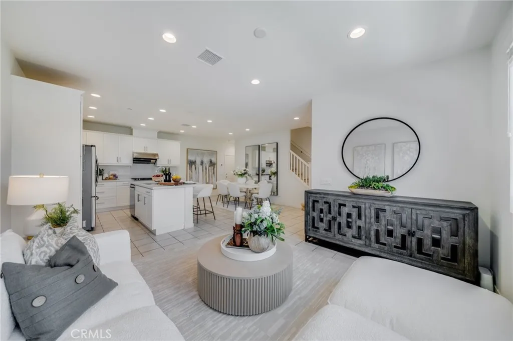 105 High Meadow, Lake Forest, California 92610 home-pic-3