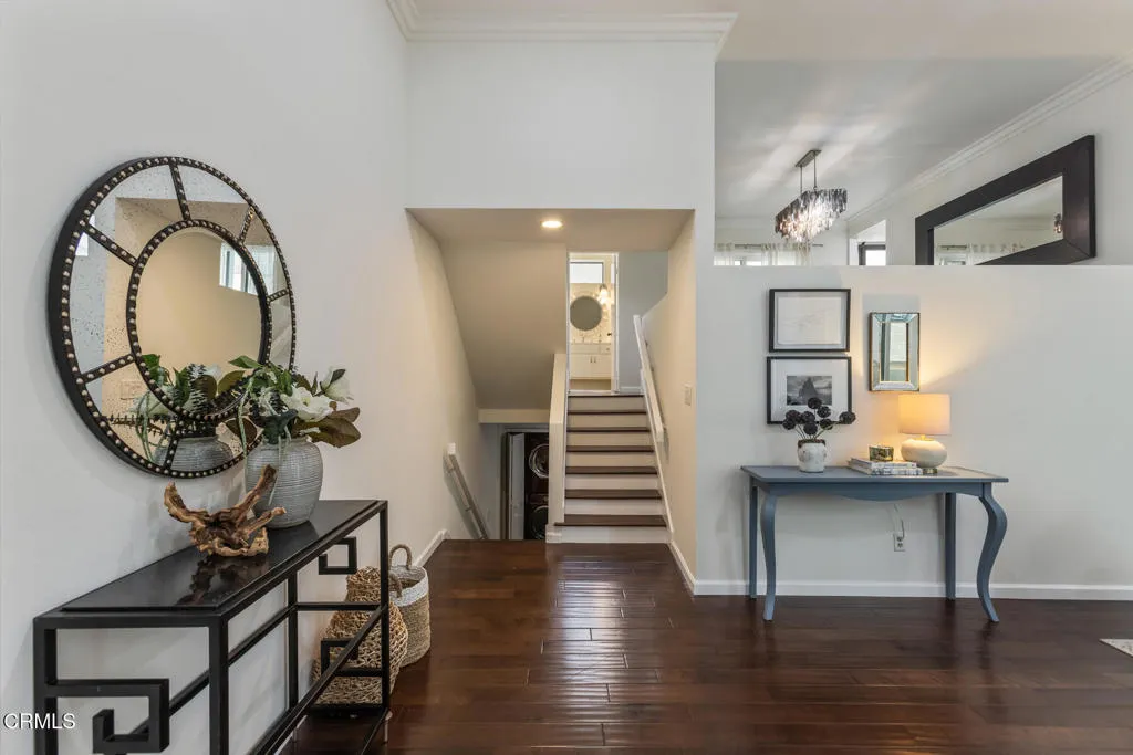 5230 Bellingham Avenue 6, Valley Village, California 91607 home-pic-3