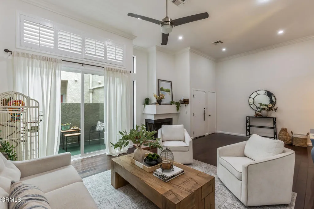5230 Bellingham Avenue 6, Valley Village, California 91607 home-pic-10