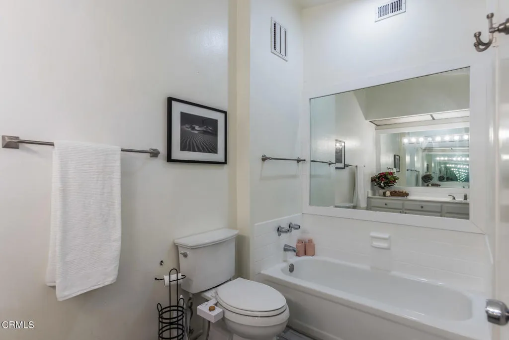 5230 Bellingham Avenue 6, Valley Village, California 91607 home-pic-42