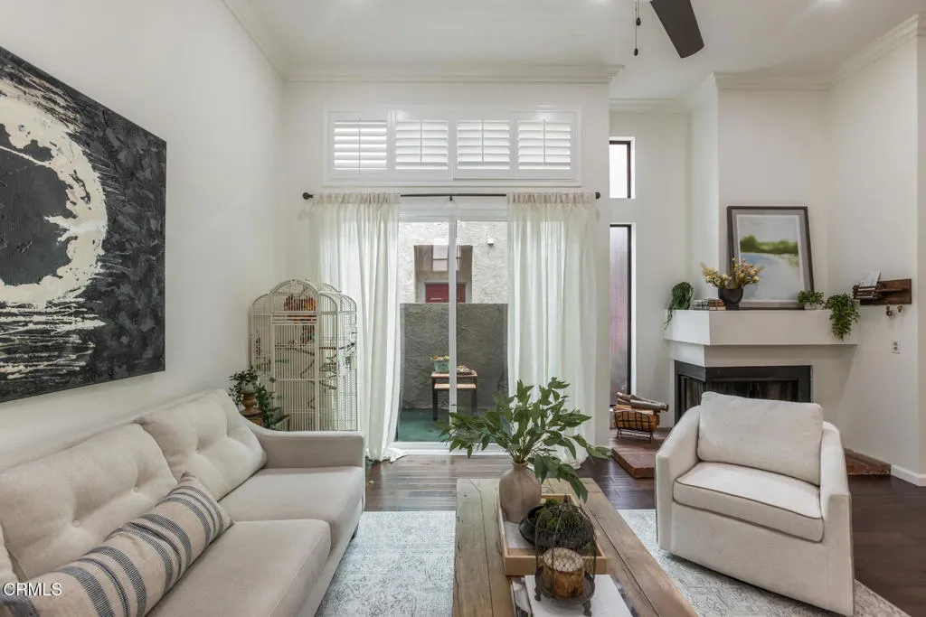 5230 Bellingham Avenue 6, Valley Village, California 91607 home-pic-11