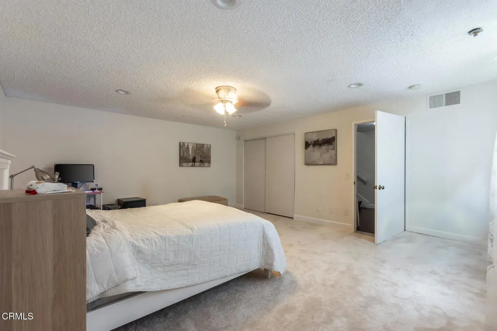 5230 Bellingham Avenue 6, Valley Village, California 91607 home-pic-50