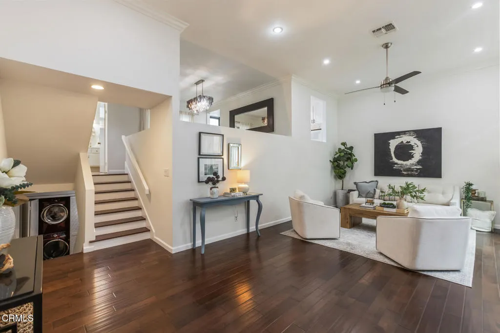 5230 Bellingham Avenue 6, Valley Village, California 91607 home-pic-4