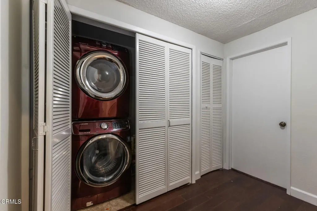 5230 Bellingham Avenue 6, Valley Village, California 91607 home-pic-51