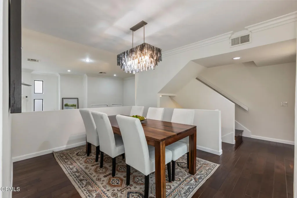 5230 Bellingham Avenue 6, Valley Village, California 91607 home-pic-17