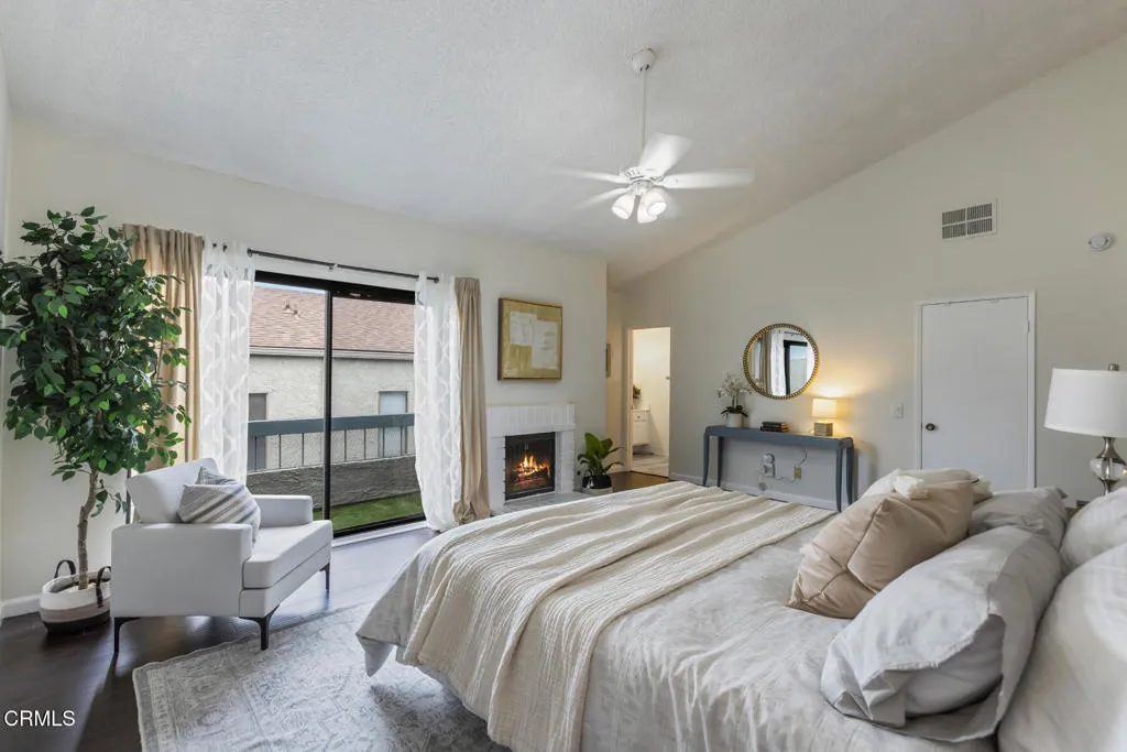 5230 Bellingham Avenue 6, Valley Village, California 91607 home-pic-39