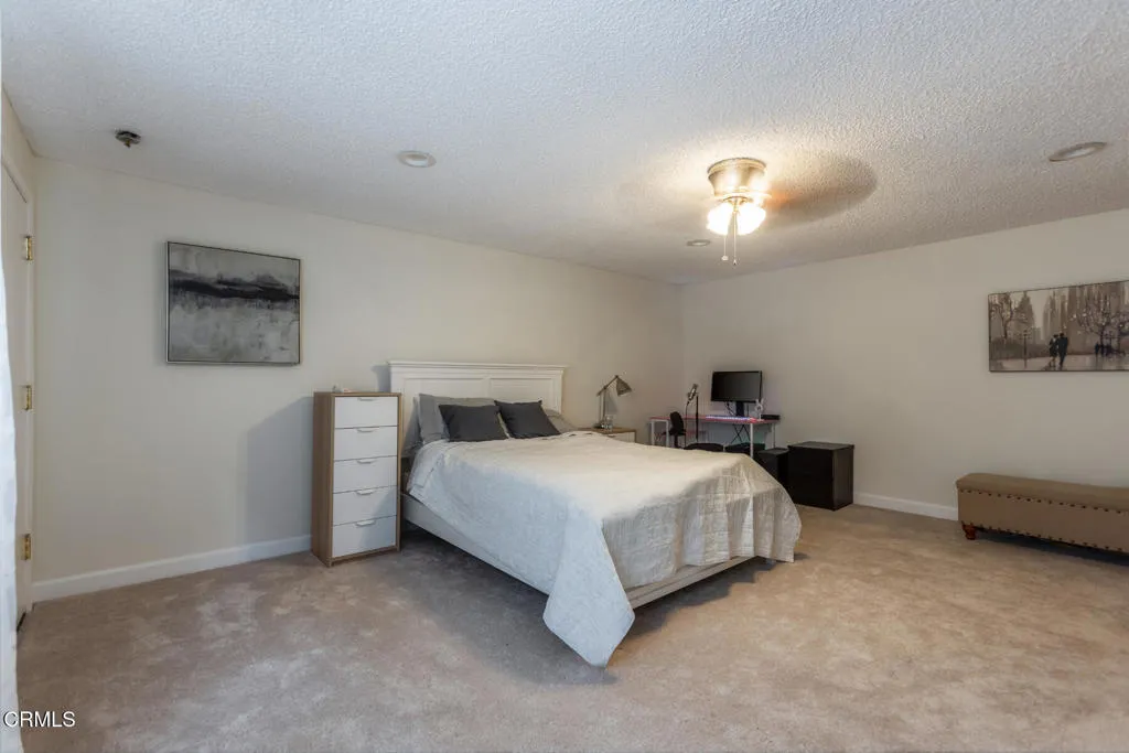 5230 Bellingham Avenue 6, Valley Village, California 91607 home-pic-49