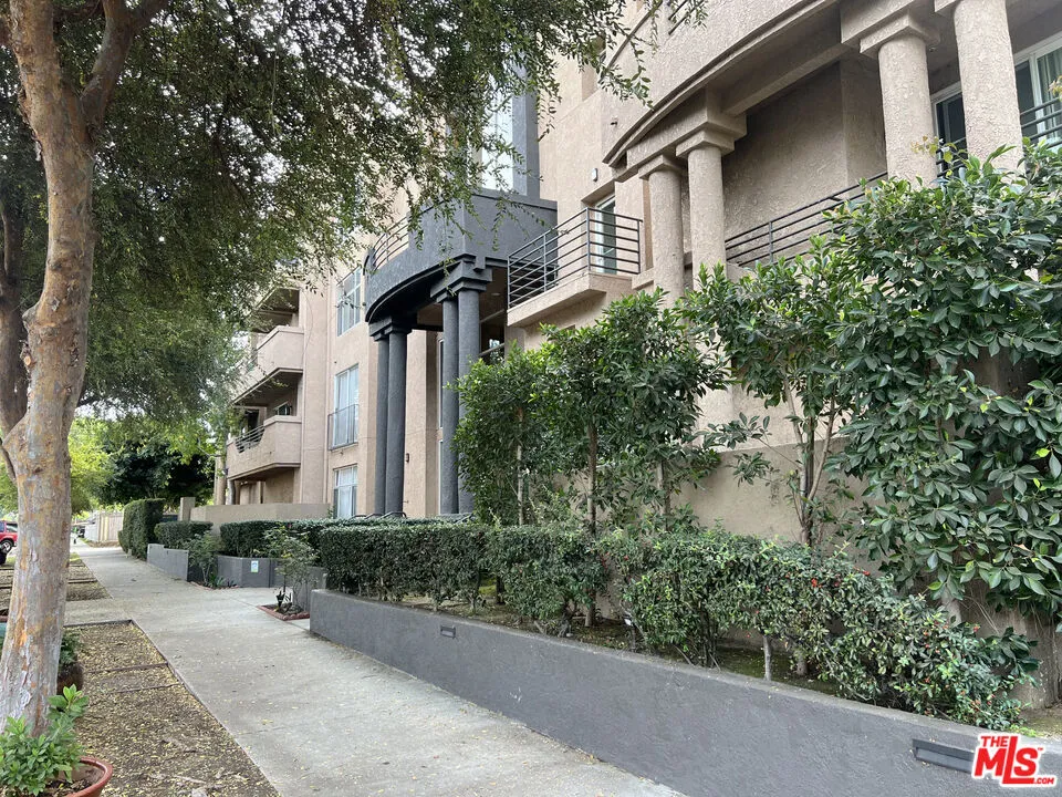 640 W 4th Street 204, Long Beach, California 90802 home-pic-1