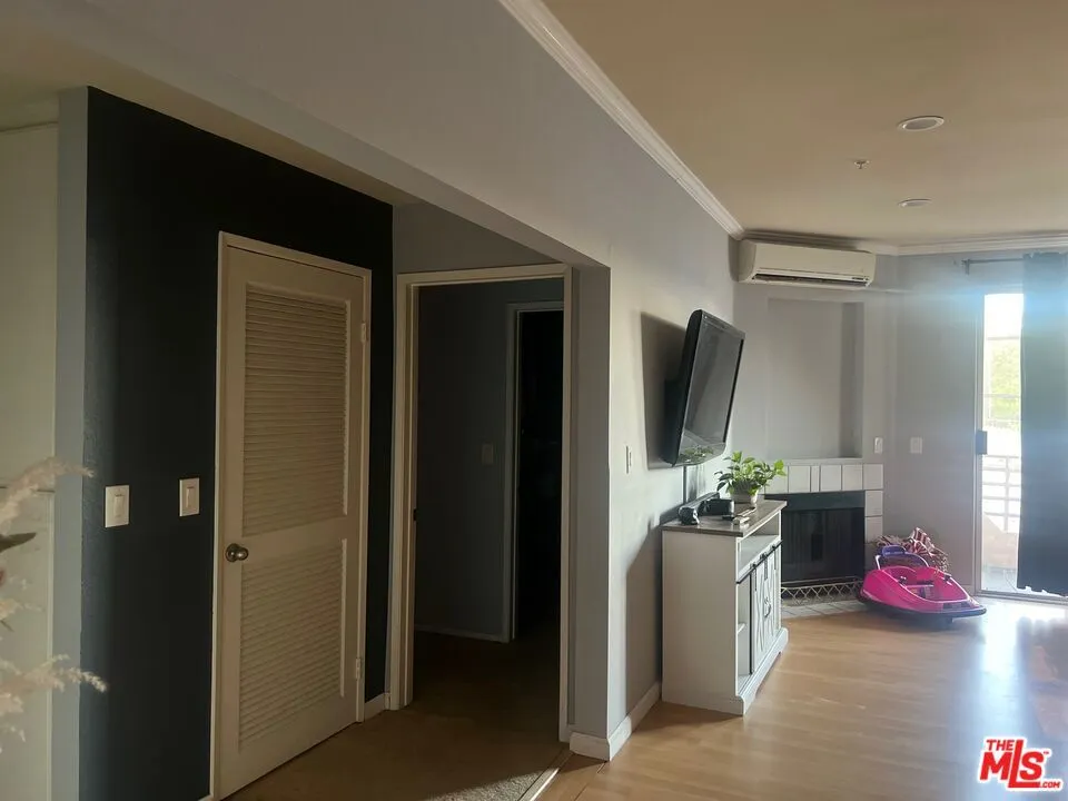 640 W 4th Street 204, Long Beach, California 90802 home-pic-13