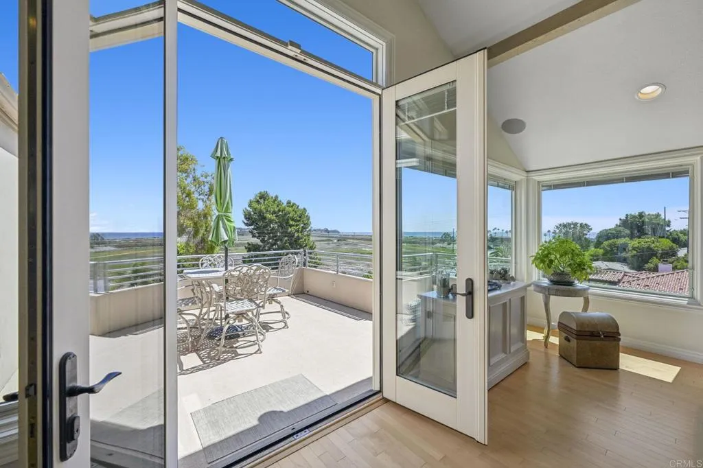 2542 Manchester Avenue, Cardiff By The Sea, California 92007 home-pic-5