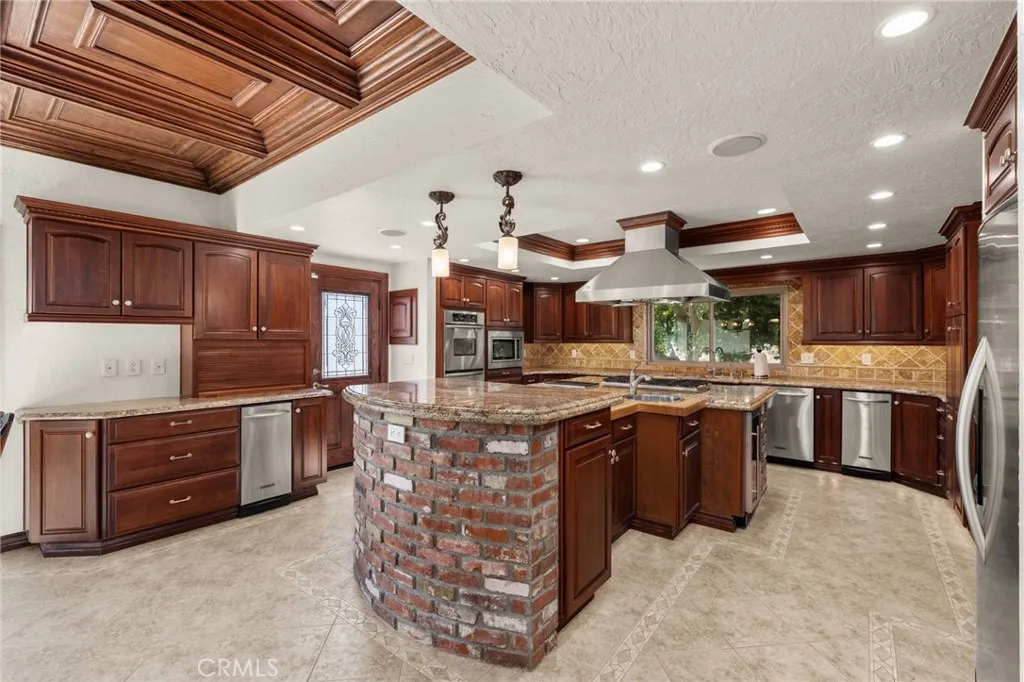 1922 Country Club Lane, Redlands, California 92373 home-pic-18