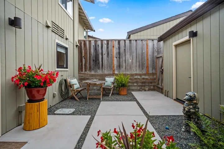 1103 Heather Lane, Pacific Grove, California 93950