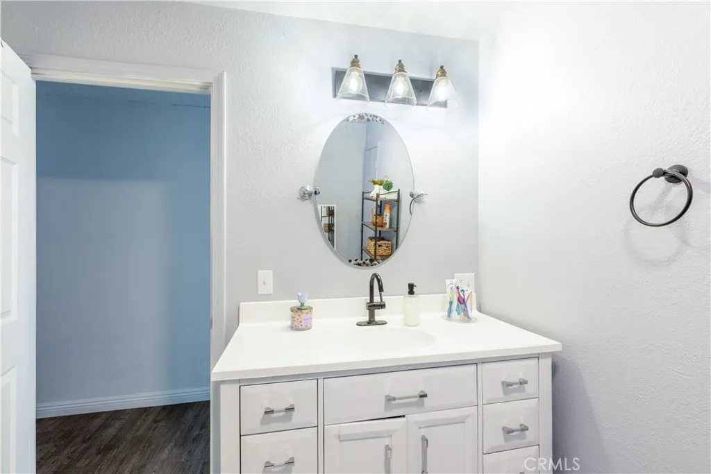 6000 Vinevale, Maywood, California 90270 home-pic-9