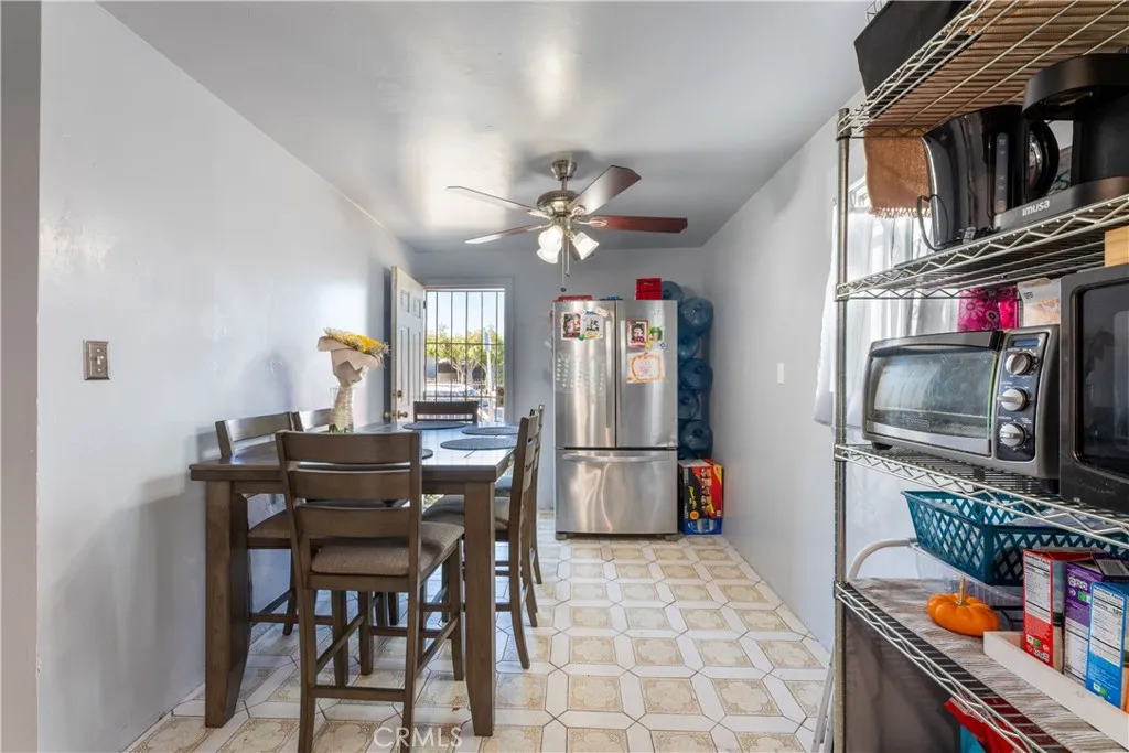 6000 Vinevale, Maywood, California 90270 home-pic-6