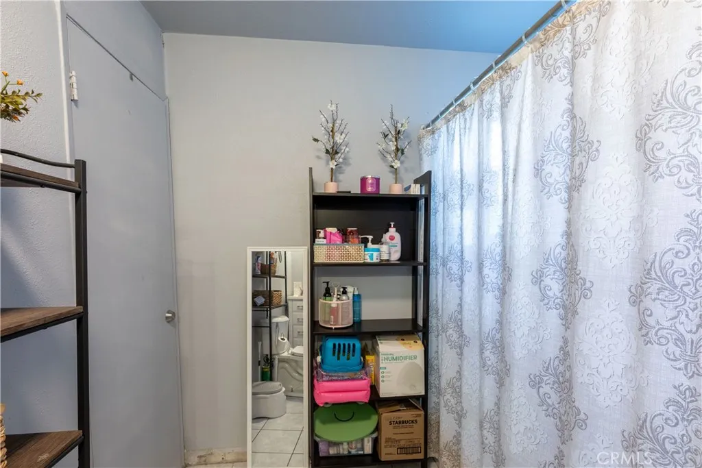 6000 Vinevale, Maywood, California 90270 home-pic-10