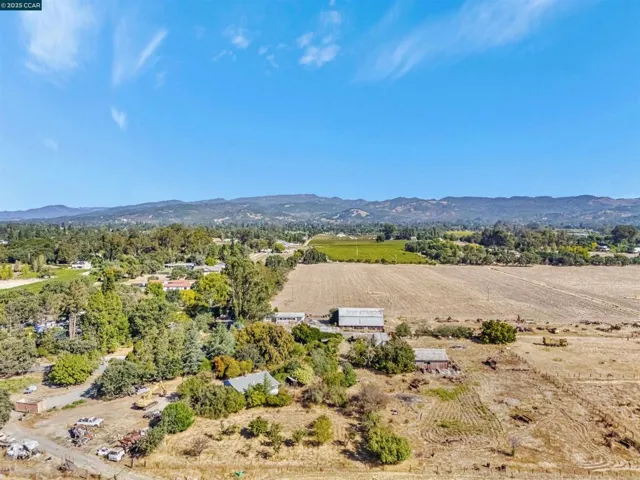 21200 Silva, Sonoma, California 95476