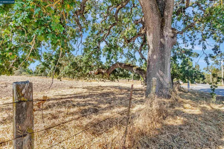 21200 Silva, Sonoma, California 95476