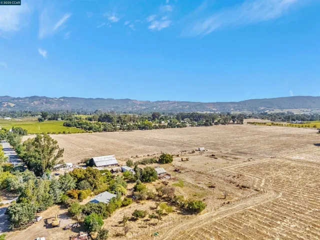 21200 Silva, Sonoma, California 95476