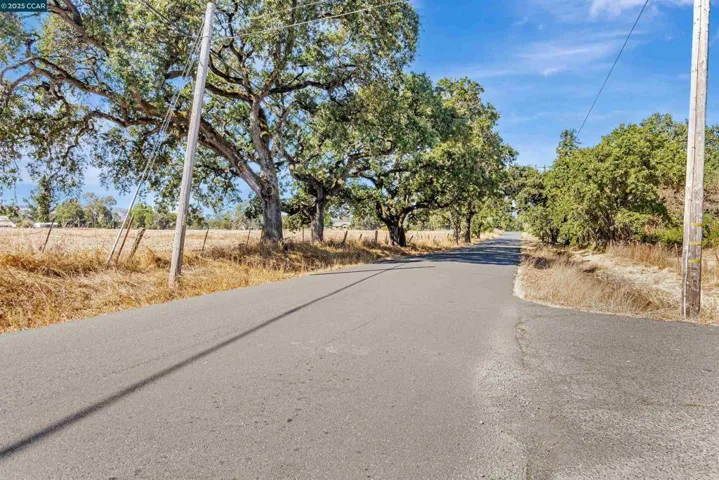 21200 Silva, Sonoma, California 95476