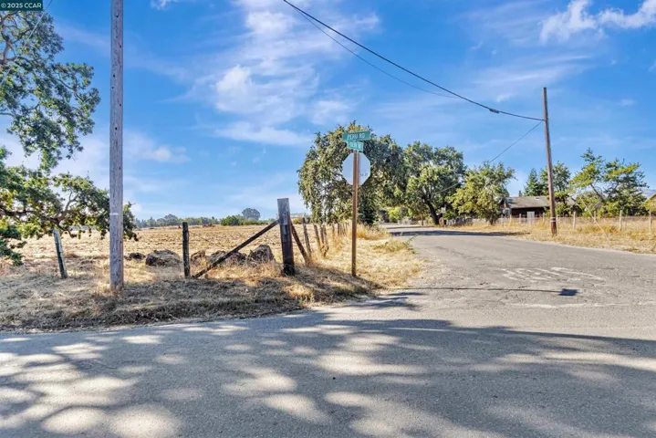 21200 Silva, Sonoma, California 95476