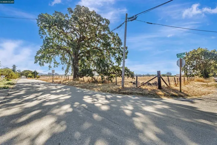 21200 Silva, Sonoma, California 95476