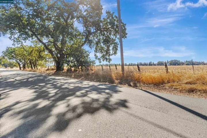21200 Silva, Sonoma, California 95476