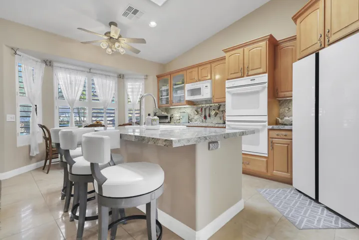 kitchen & immaculate