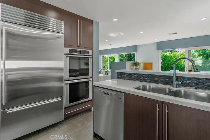 2215 Arbutus Street, Newport Beach, California 92660