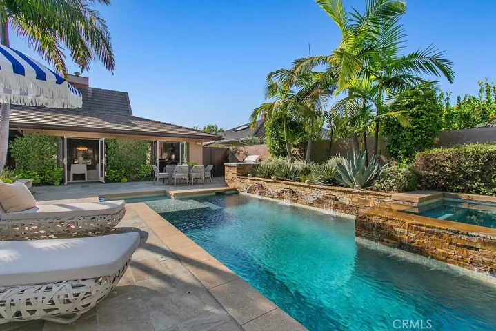 2215 Arbutus Street, Newport Beach, California 92660