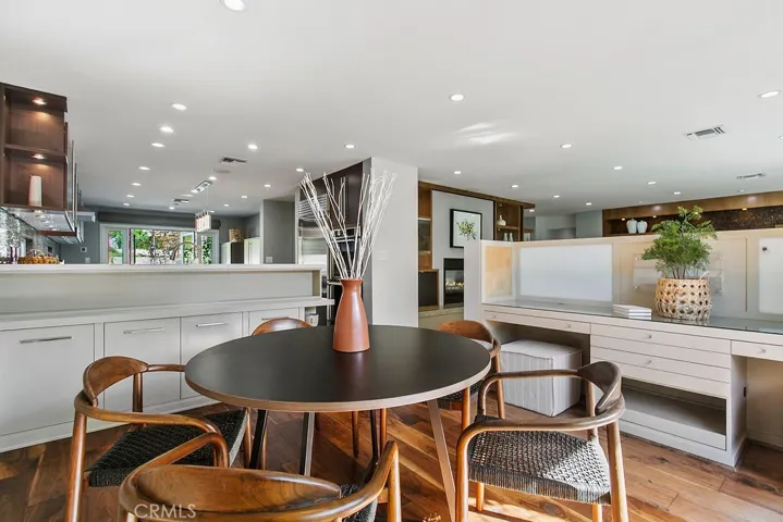 Casual dining area and kids' homework area.