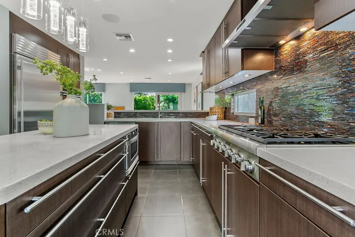 2215 Arbutus Street, Newport Beach, California 92660