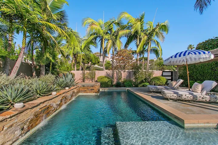 2215 Arbutus Street, Newport Beach, California 92660