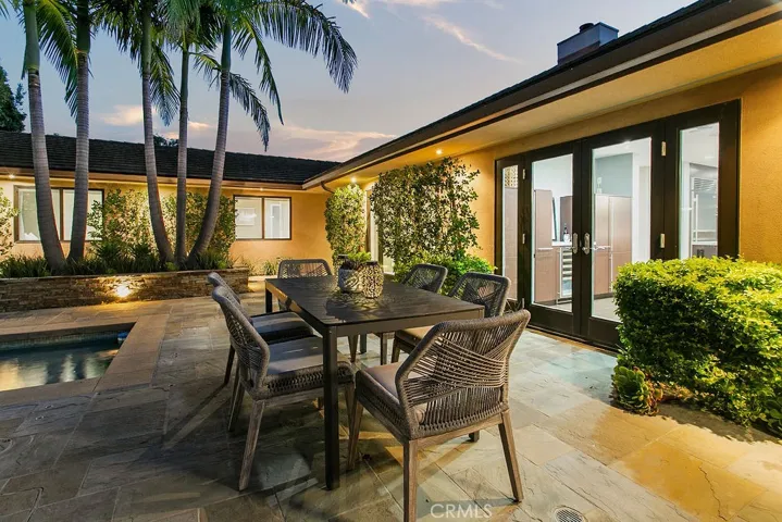2215 Arbutus Street, Newport Beach, California 92660