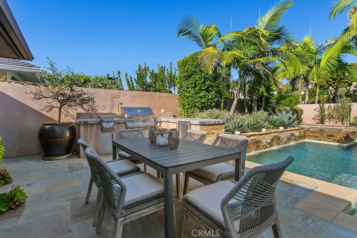 2215 Arbutus Street, Newport Beach, California 92660