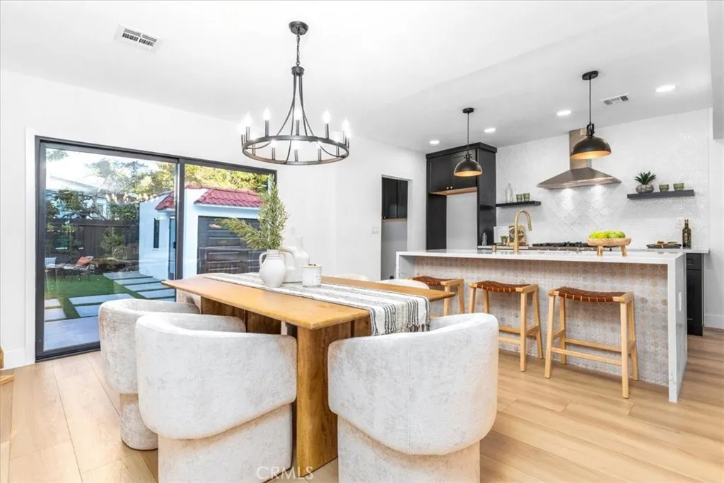 312 N Bronson Avenue, Los Angeles, California 90004 home-pic-6