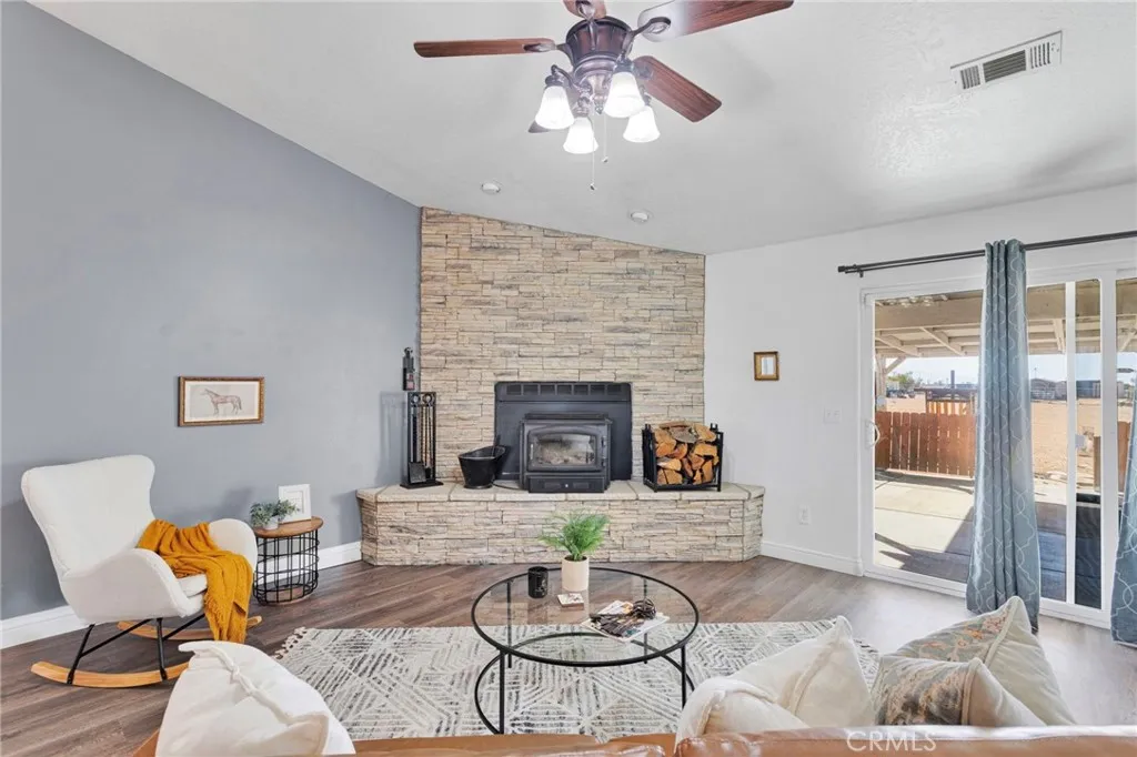11130 Tenaya Road, Apple Valley, California 92308 home-pic-4