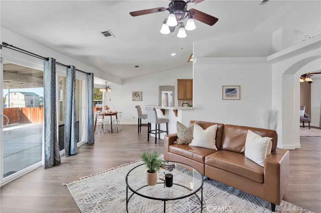 11130 Tenaya Road, Apple Valley, California 92308 home-pic-11