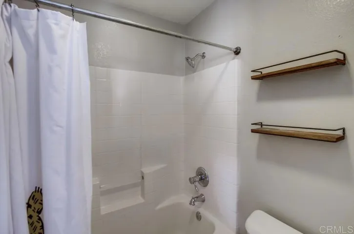 4965 Lake Shore Court, Fallbrook, California 92028